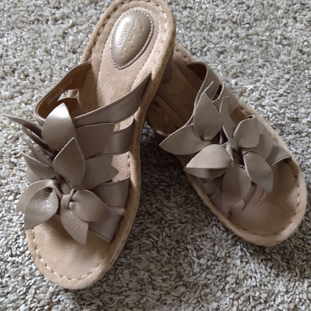 Clarks Slide Sandals Leather Champagne Size 8